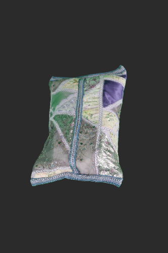 Coussin artisanal en patchwork de soie