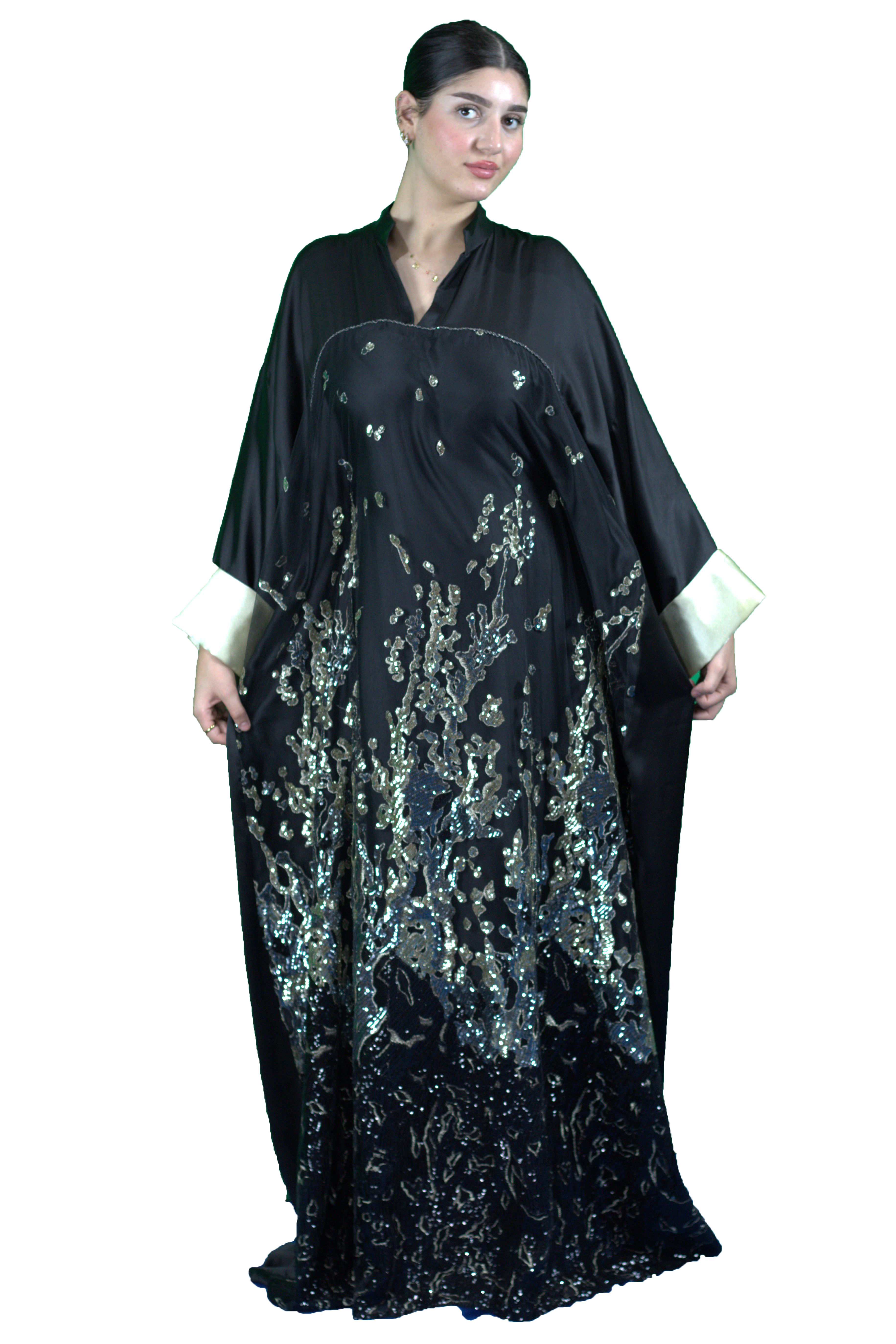 Abaya noire brodée – Élégance orientale scintillante