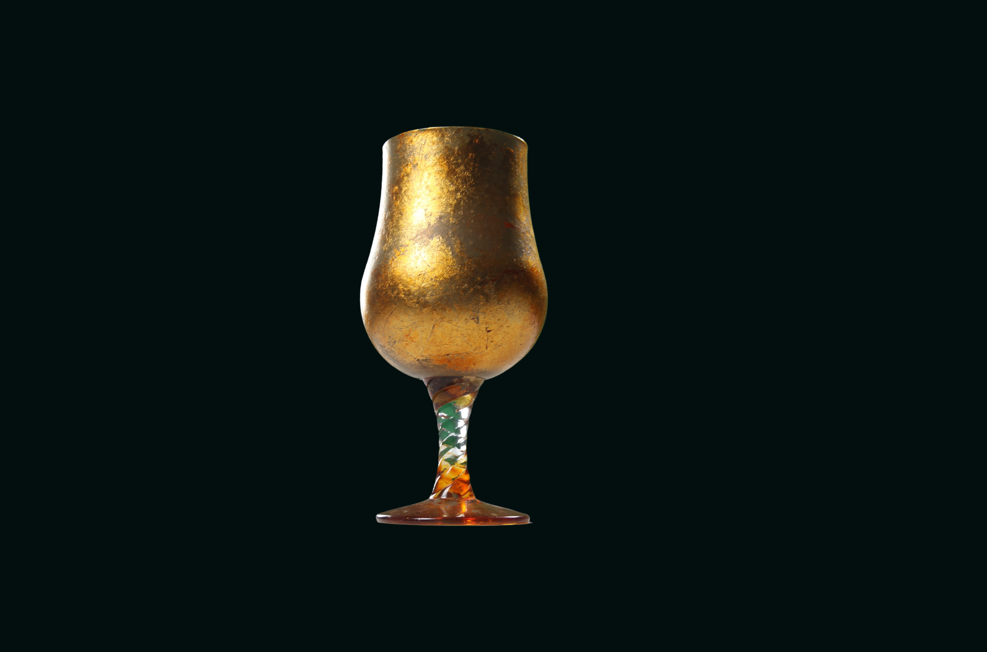 Verre doré sur pied torsadé