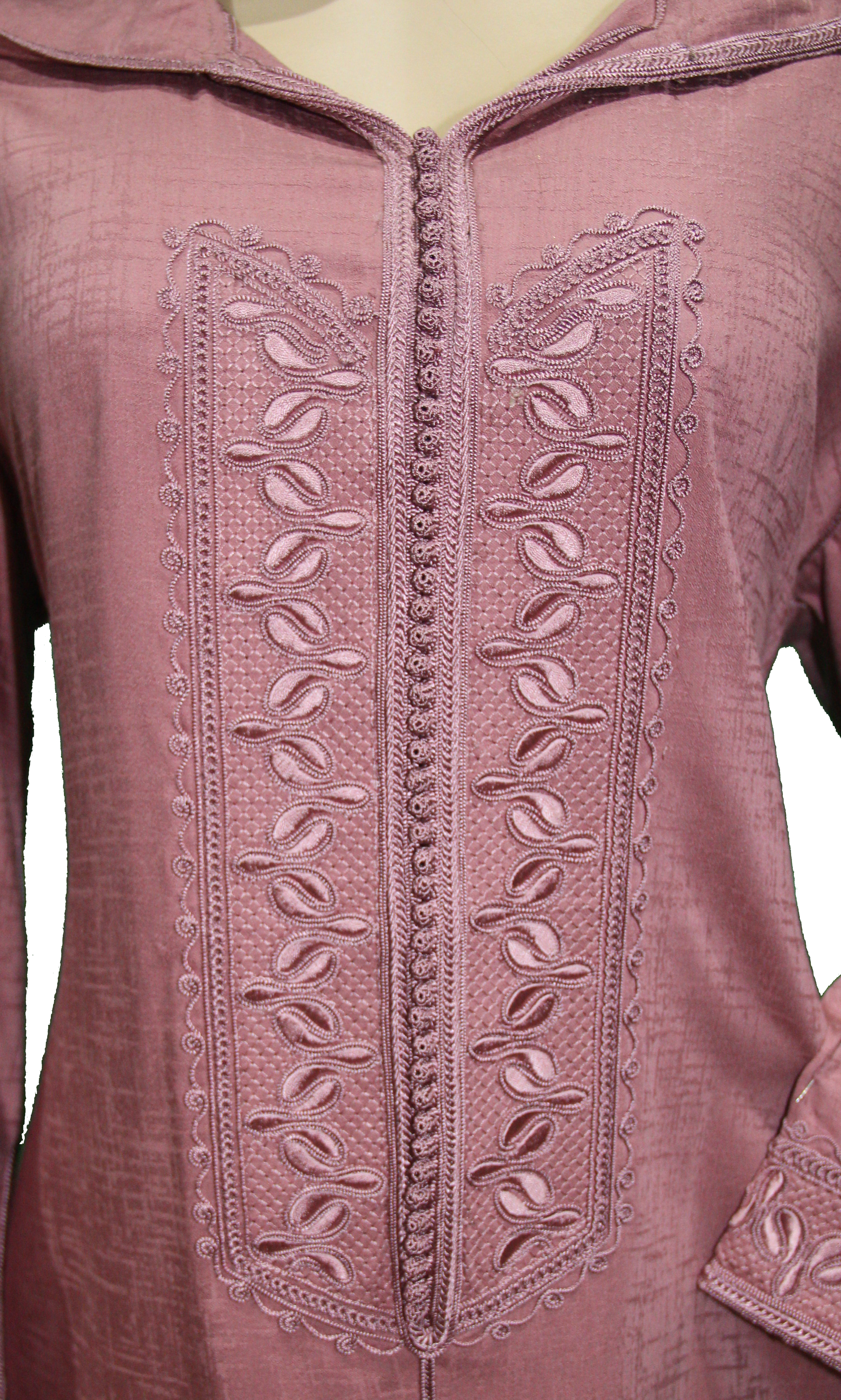 Djellaba vieux rose texturée avec broderies florales