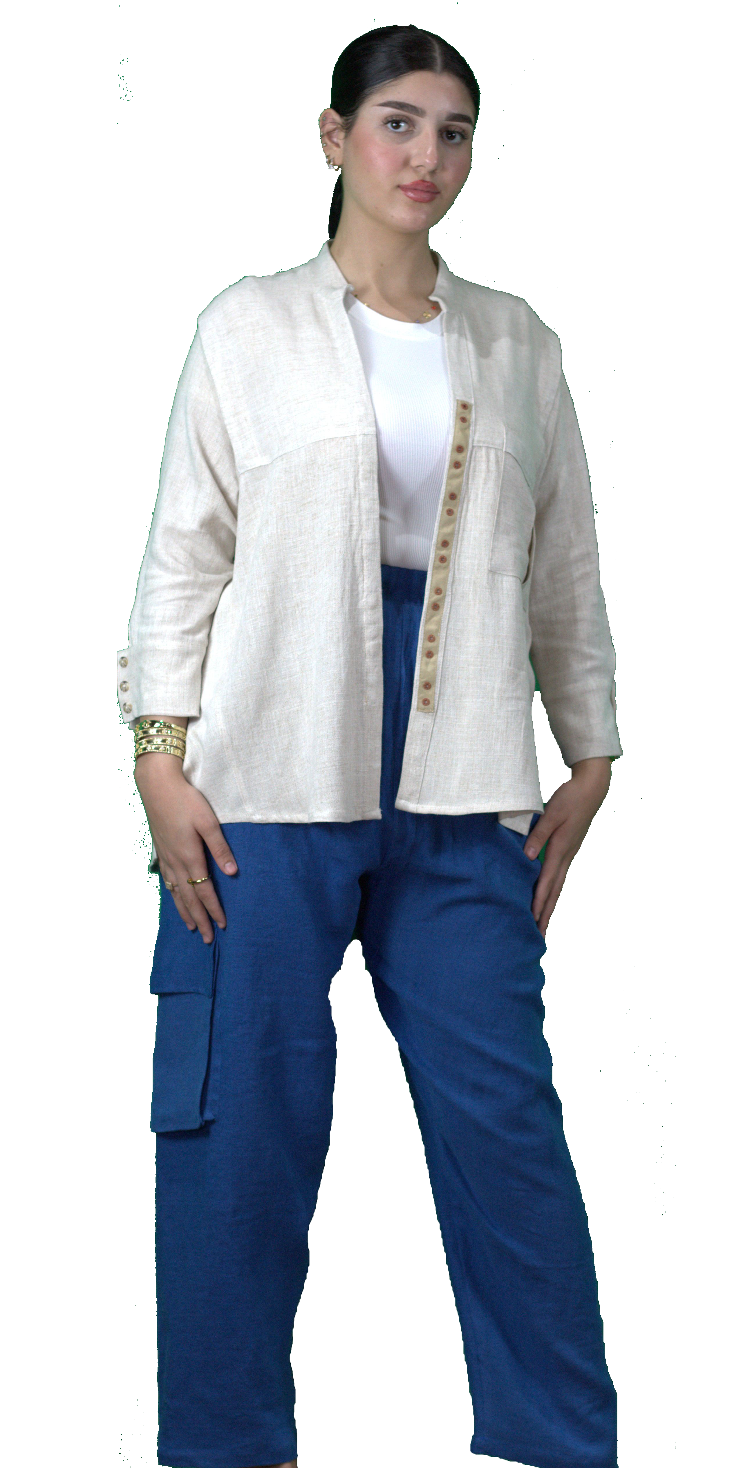 Veste crème et pantalon bleu – Look casual chic