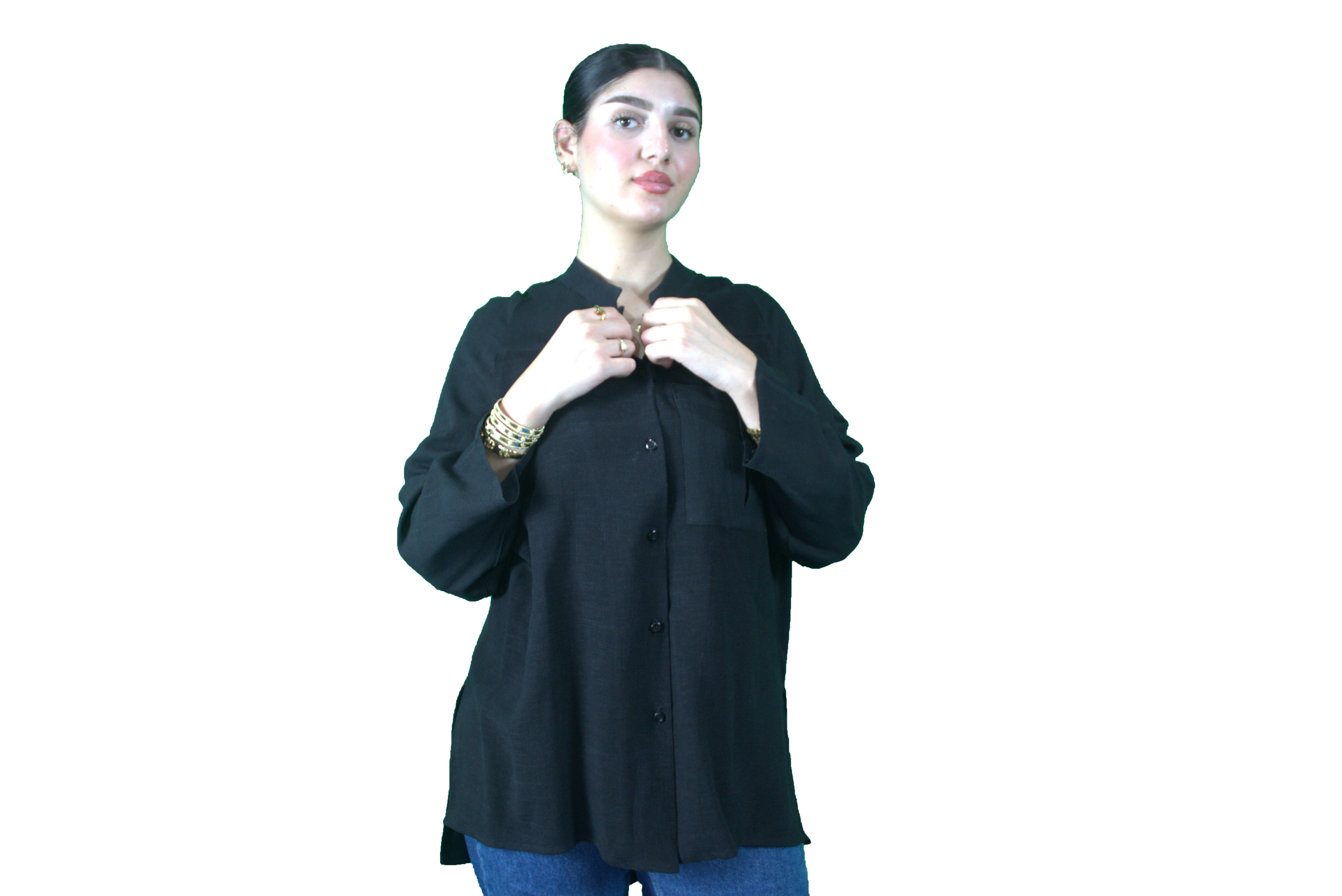 Chemise noire boutonnée – Classique et intemporelle